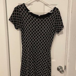 Built-in Bra Black and White Short Sleeve Uniqlo Dress (M)